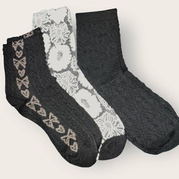 Womens Designer Socks OS Floral Texture Booties Black‎ White Coquette Cozycore - Picture 4 of 4